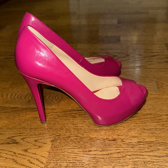 Gently used pink peep toe heels- Guess - Picture 3 of 8